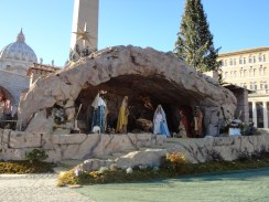 Crèche à la Place St Pierre (Rome 2013)